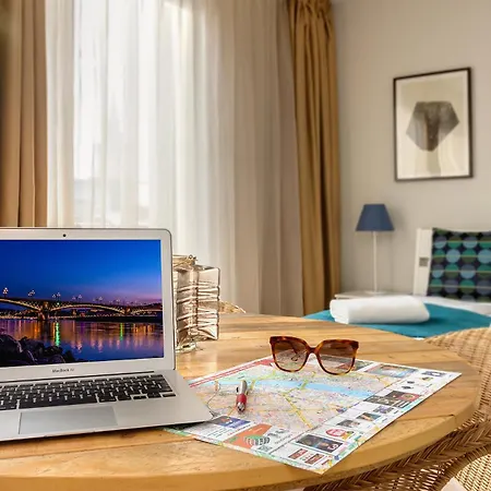 Quality Point 0-24 Reception Apartahotel 4*