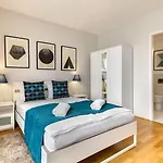 Quality Point 0-24 Reception Apart-hotel 4*