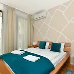 Aparthotel Quality Point 0-24 Reception