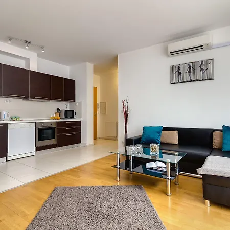 Aparthotel Quality Point 0-24 Reception 4*