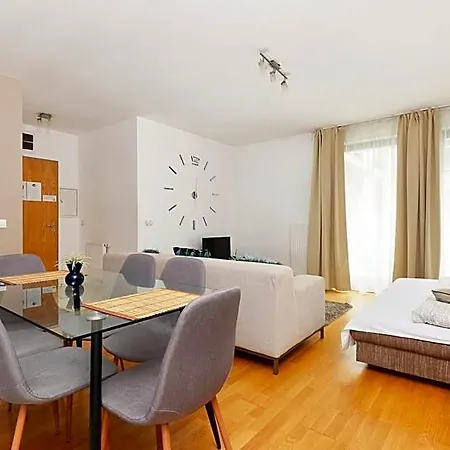 Apart-hotel Quality Point 0-24 Reception Budapeste