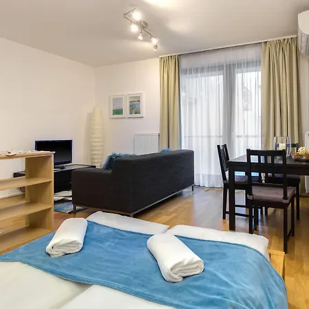 Quality Point 0-24 Reception Lejlighedshotel Budapest