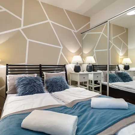 Quality Point 0-24 Reception 4* Budapest