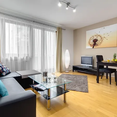 Quality Point 0-24 Reception Budapest