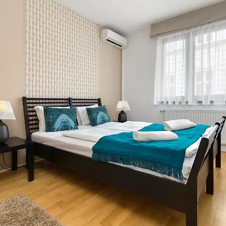 Quality Point 0-24 Reception Aparthotel 4*