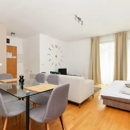 Quality Point 0-24 Reception Budapest